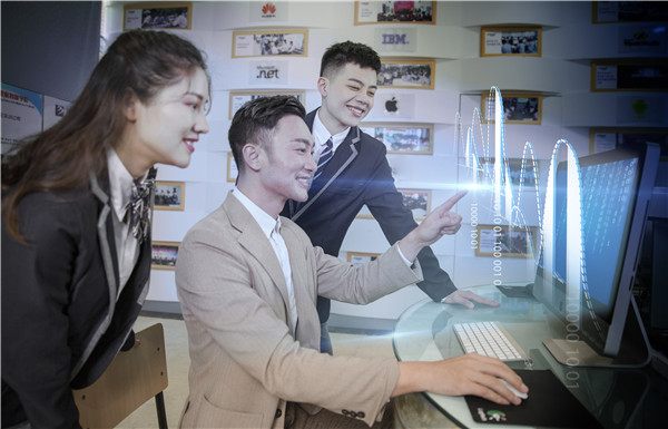 WEB全棧開發(fā)與運(yùn)營工程師