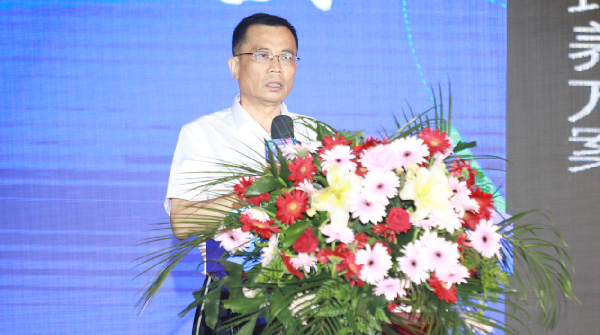 中國東方教育集團研究院院長束開俊發(fā)表主題演講
